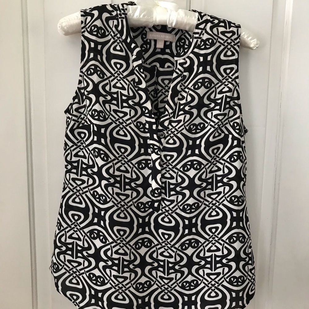 Comfy sleeveless top, Celtic print Banana Republic